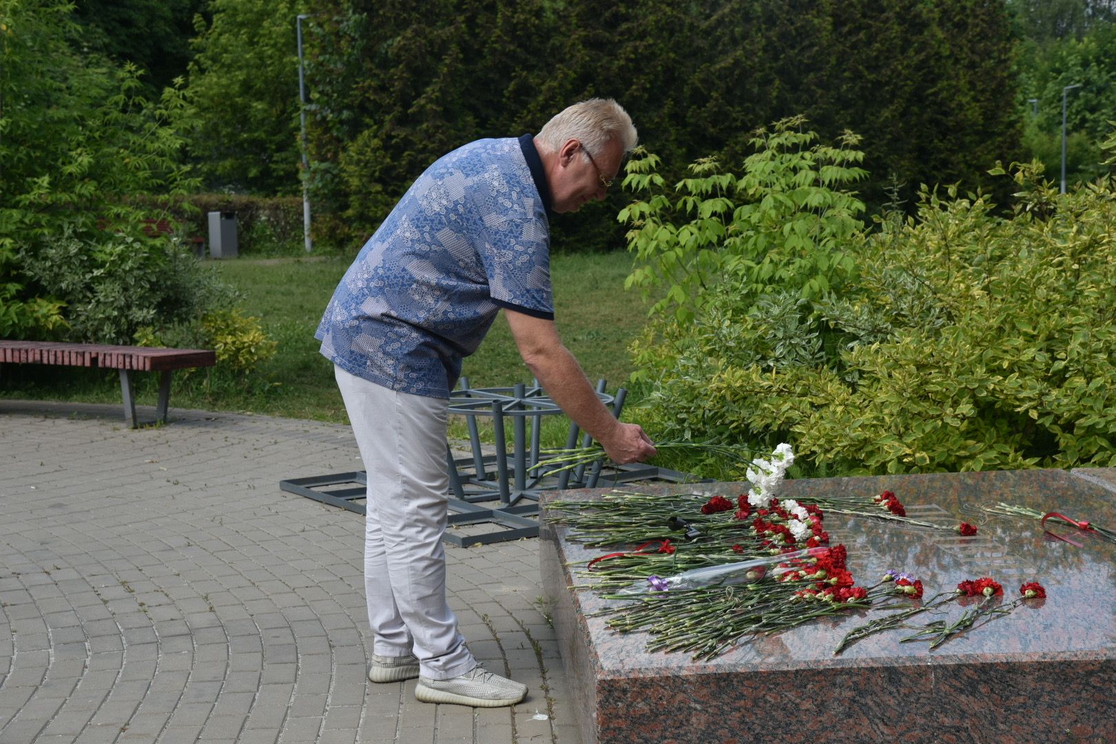 Химки, памятник, возложение, медработник