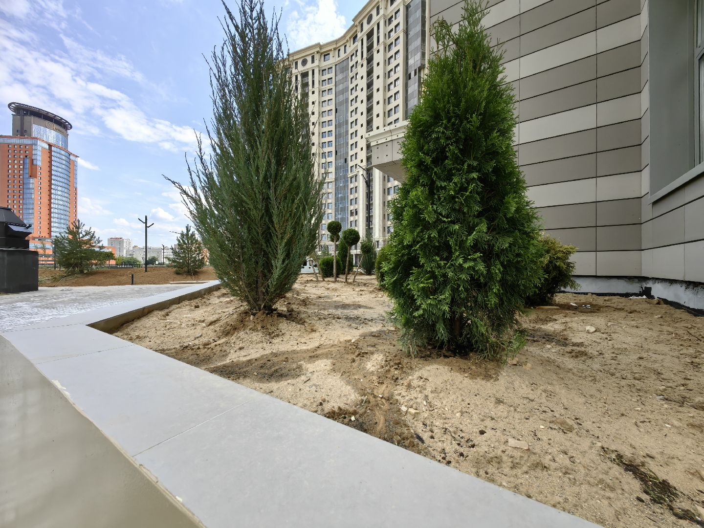 Долгострой, площадка, озеленение, жители, парковка