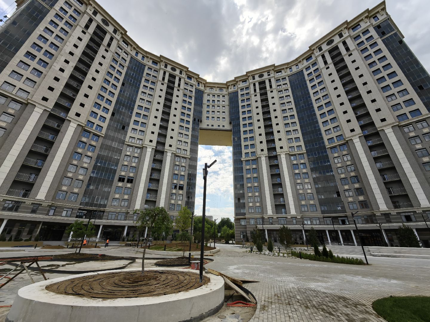 Долгострой, площадка, озеленение, жители, парковка