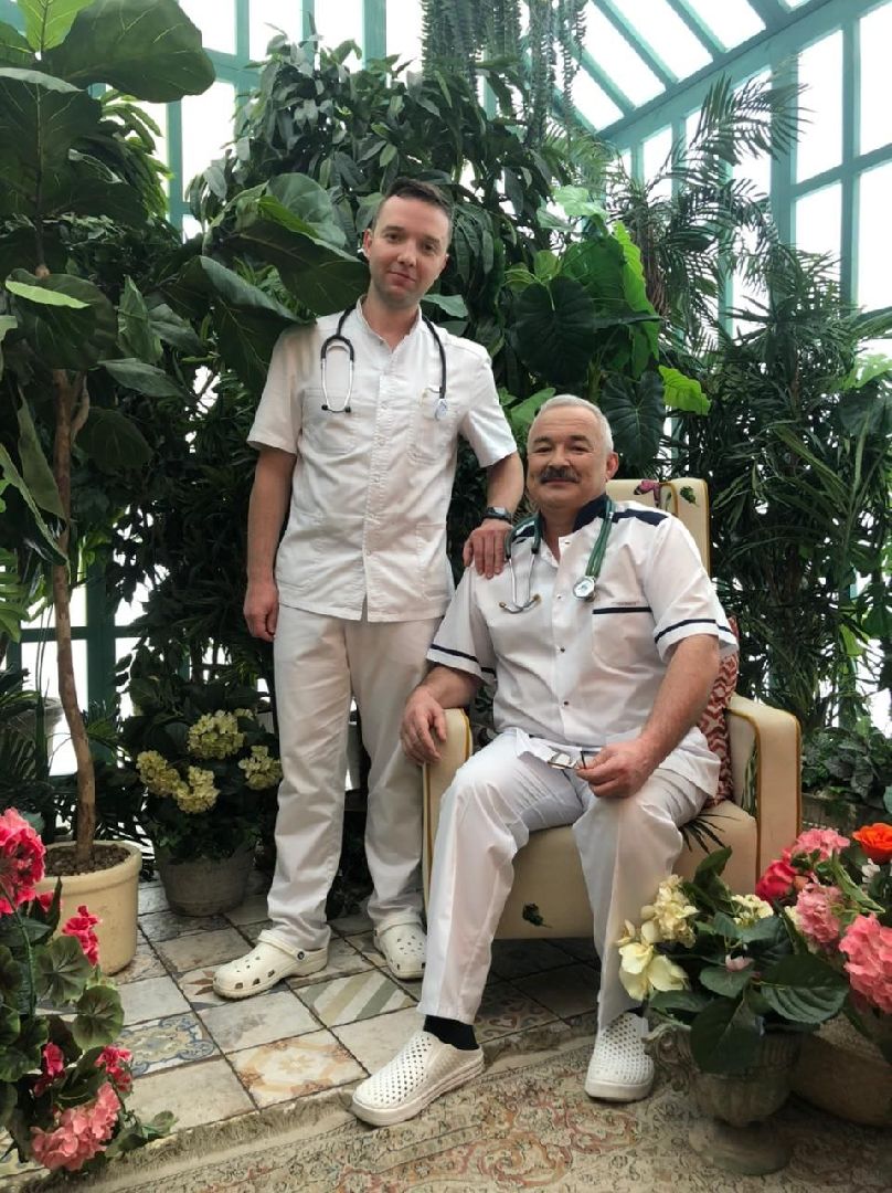 профессия: праздник; медицина; биография; врачи