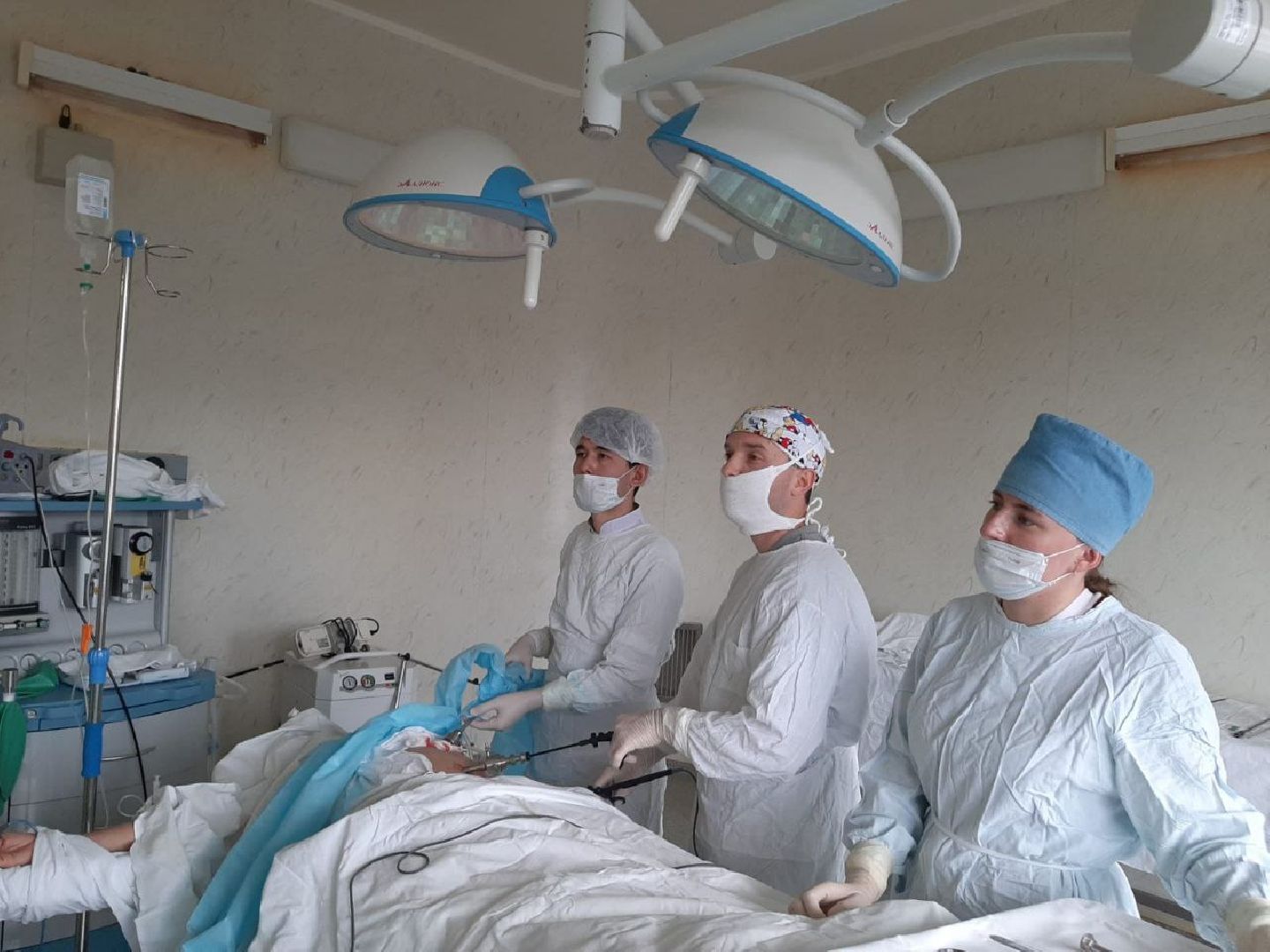 профессия: праздник; медицина; биография; врачи