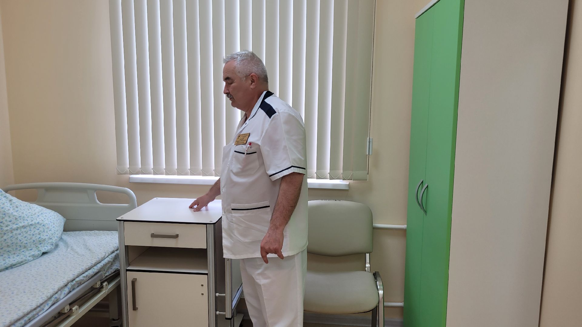 профессия: праздник; медицина; биография; врачи