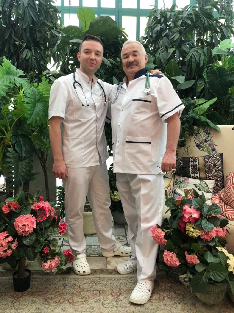 профессия: праздник; медицина; биография; врачи