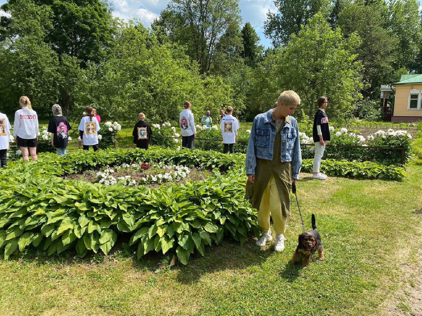 Чехов, культура, показ мод, пионы, Мелихово, Пиономания, дети, дизайнер
