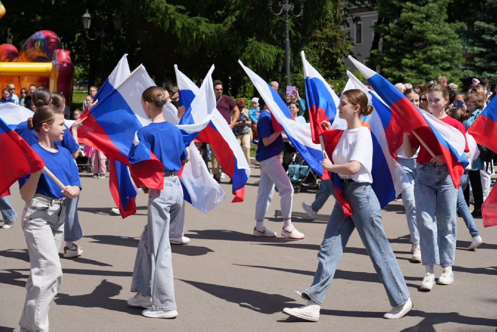 Сергиев Посад, Сергиево-Посадский городской округ, День России, Праздник, Родина, Российская Федерация, Парки, Скверы, Лето в Подмосковье, Молодежь, Жители