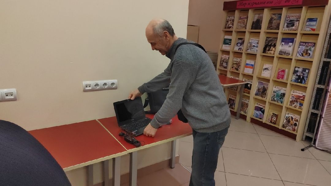 Пушкино, Пушкинский, Библиотека, Активное долголетие, нейросеть, компьютерная грамотность, пожилые люди