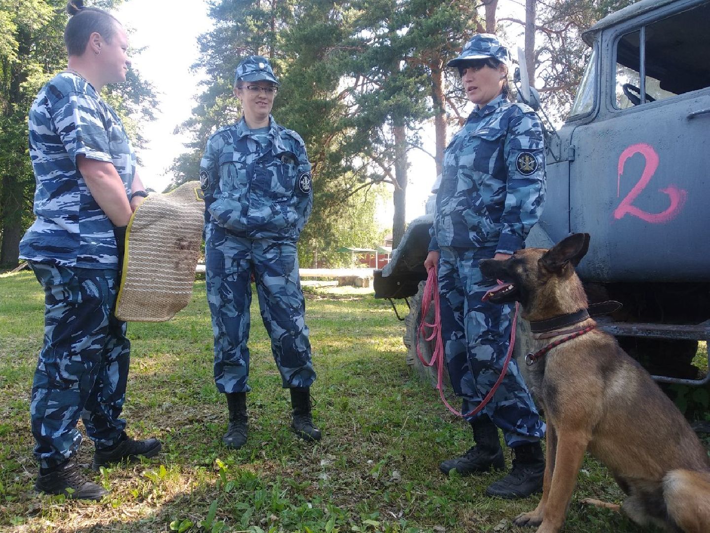 Дмитров, Икшанская колония, кинологи