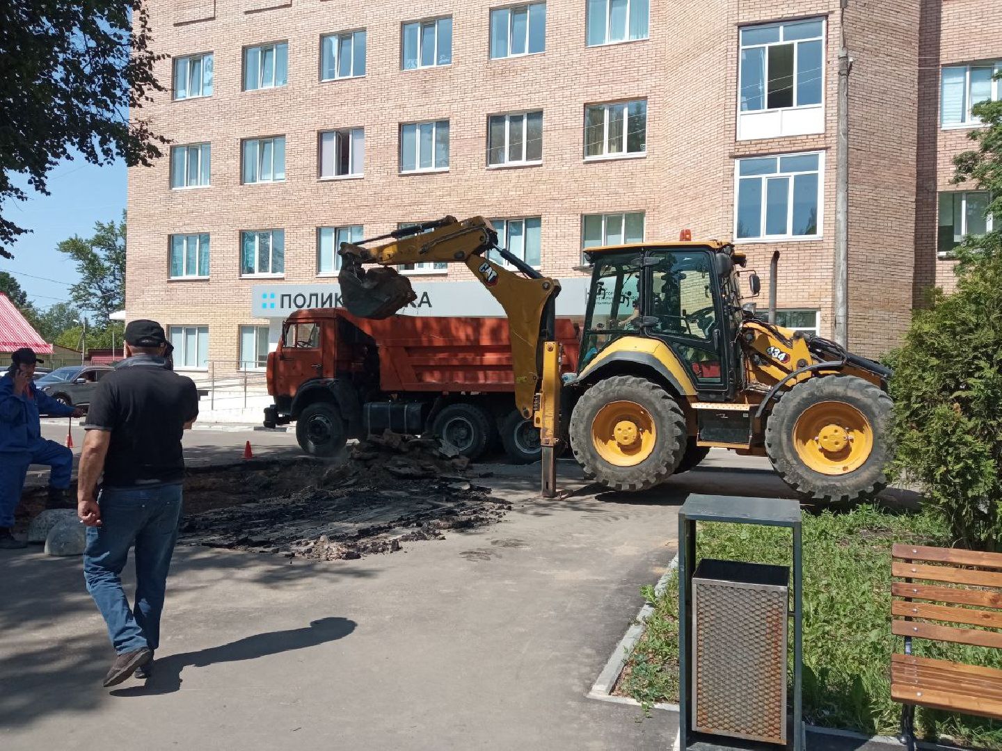 Звенигород, благоустройство, парковки, Звенигородская поликлиника, доступная среда для маломобильных людей