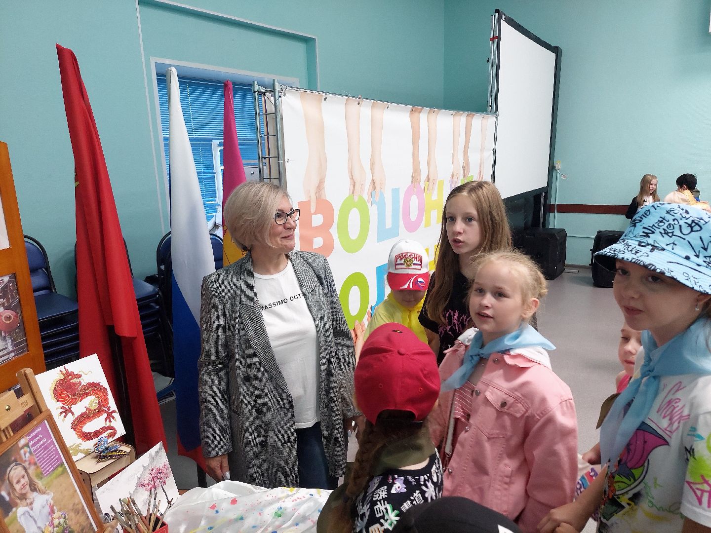 выставка картин, СВО, культура, общество