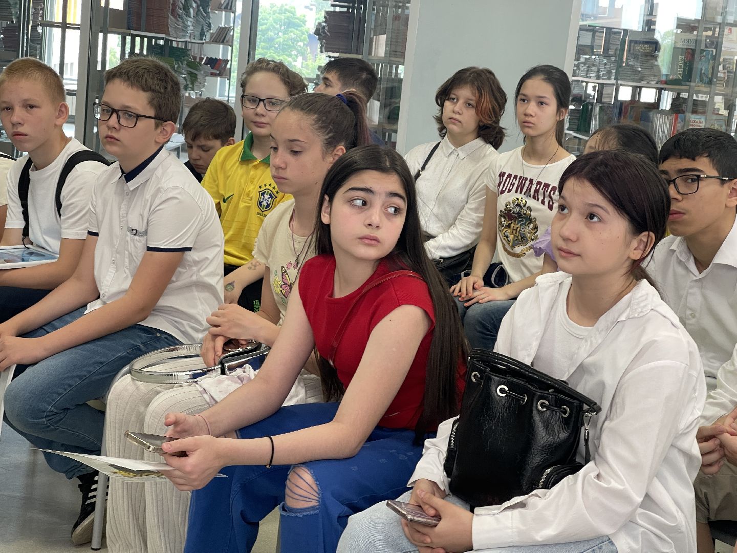 Одинцово, флагман, день памяти и скорби, волонтёры, школьники, урок,