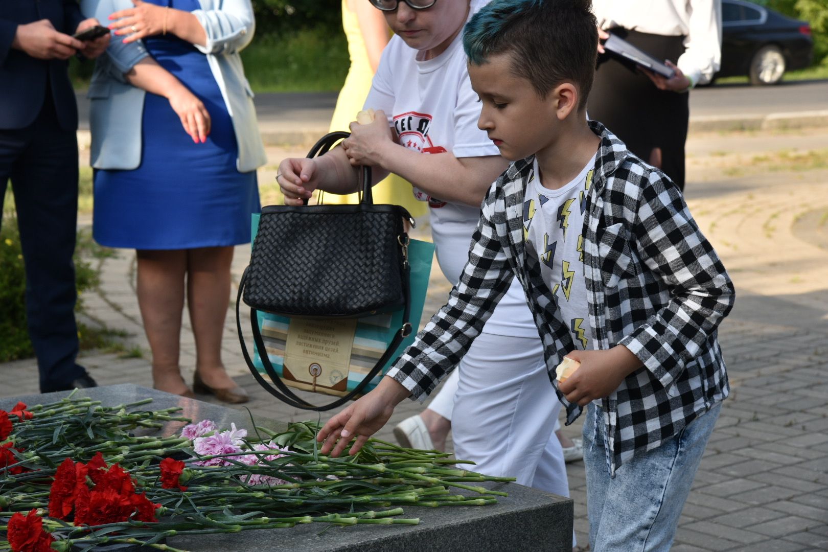 Химки, цветы, возложение