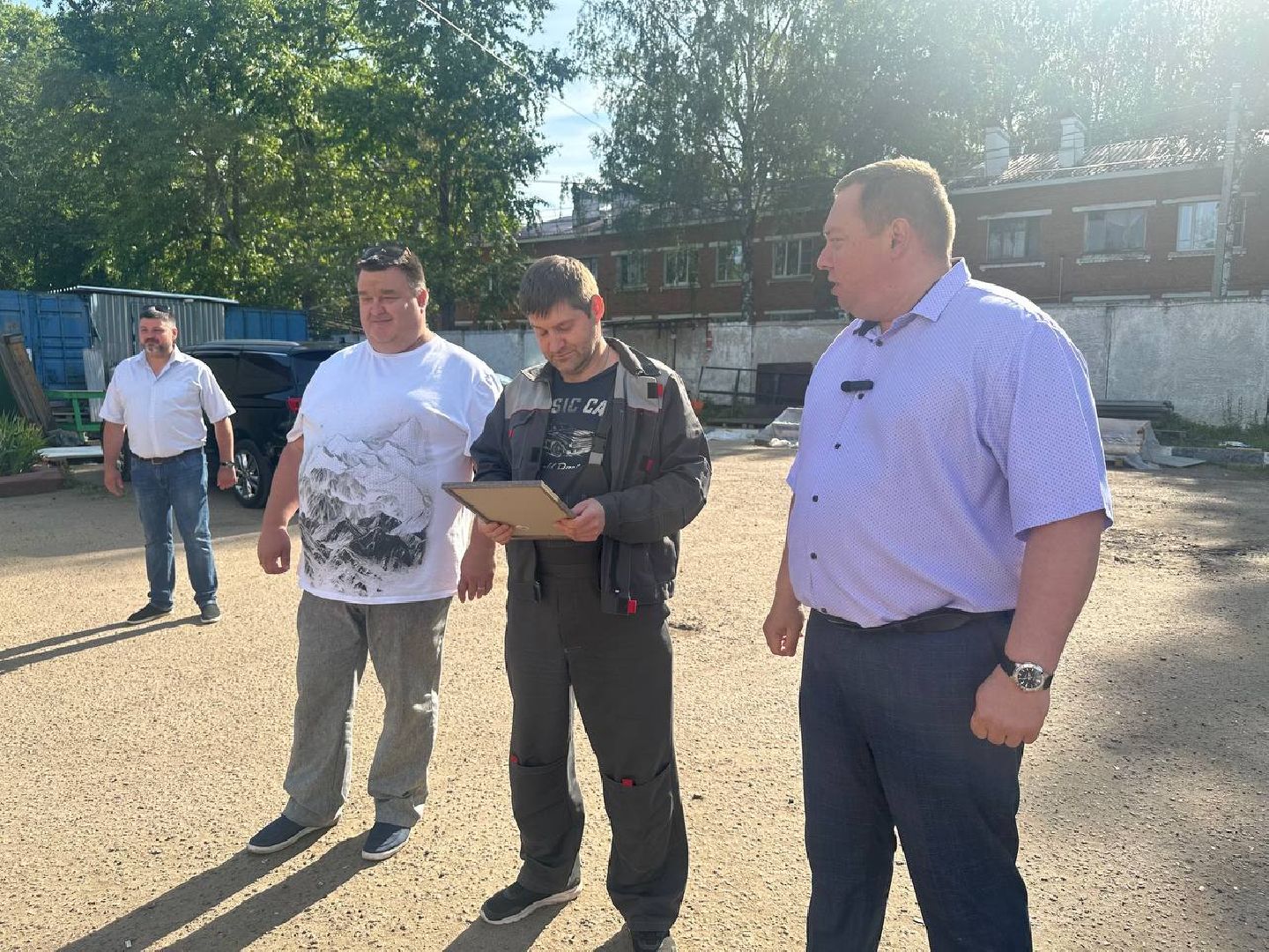 Прорыв трубы, герои нашего времени, Наро- Фоминск слесарь, подвал, ЖКХ