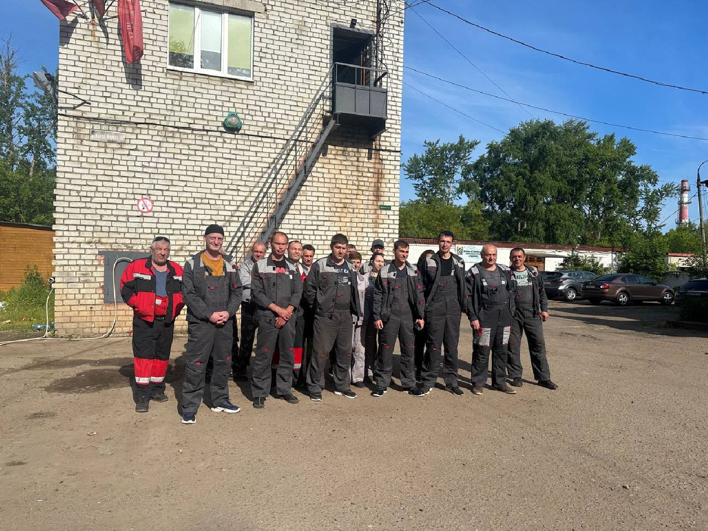 Прорыв трубы, герои нашего времени, Наро- Фоминск слесарь, подвал, ЖКХ