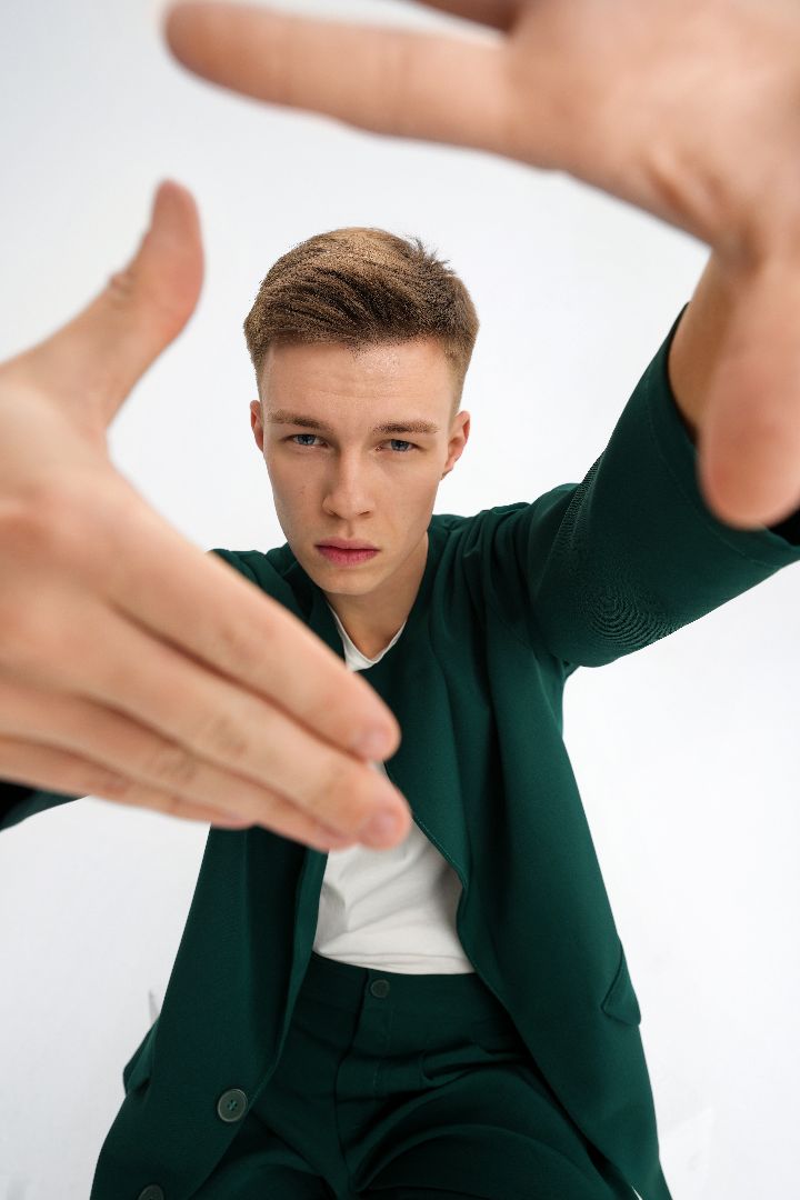 Певец, вокалист, блогер, режиссёр, проекты