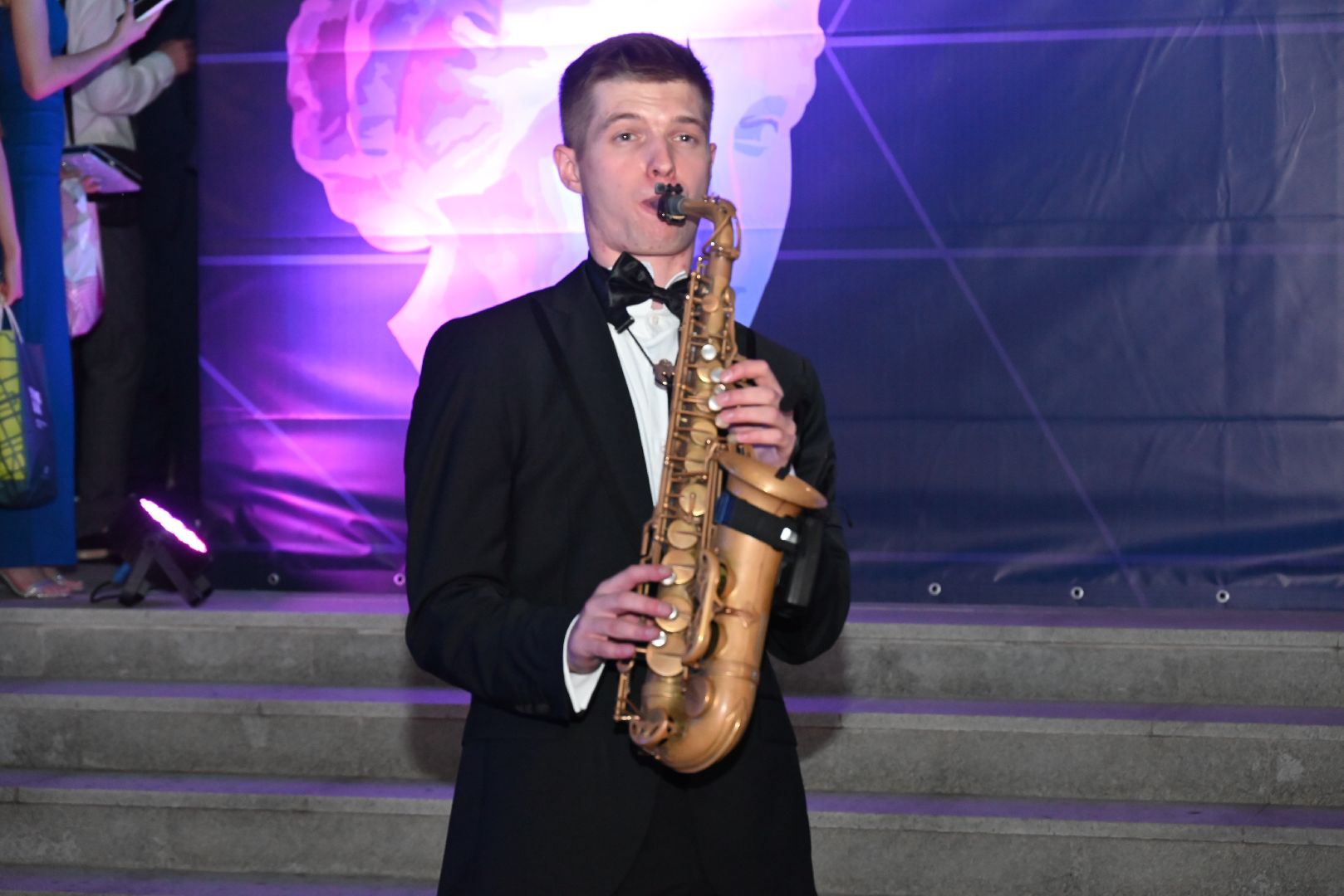 выпускной; выпускники; школьный бал; вальс; видное