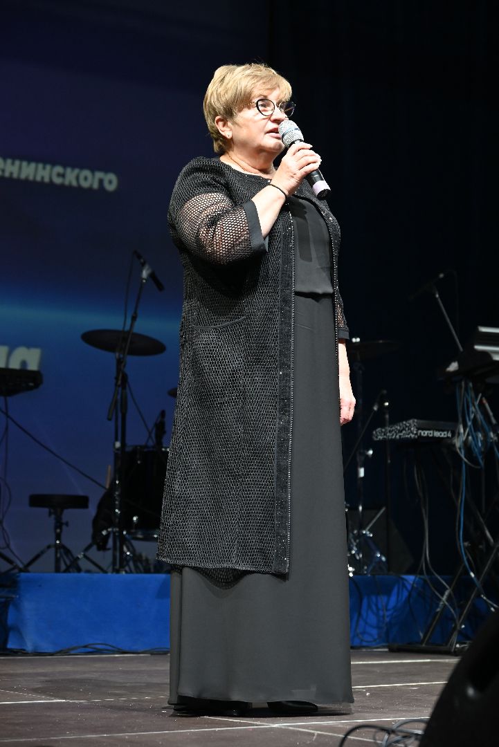 выпускной; выпускники; школьный бал; вальс; видное