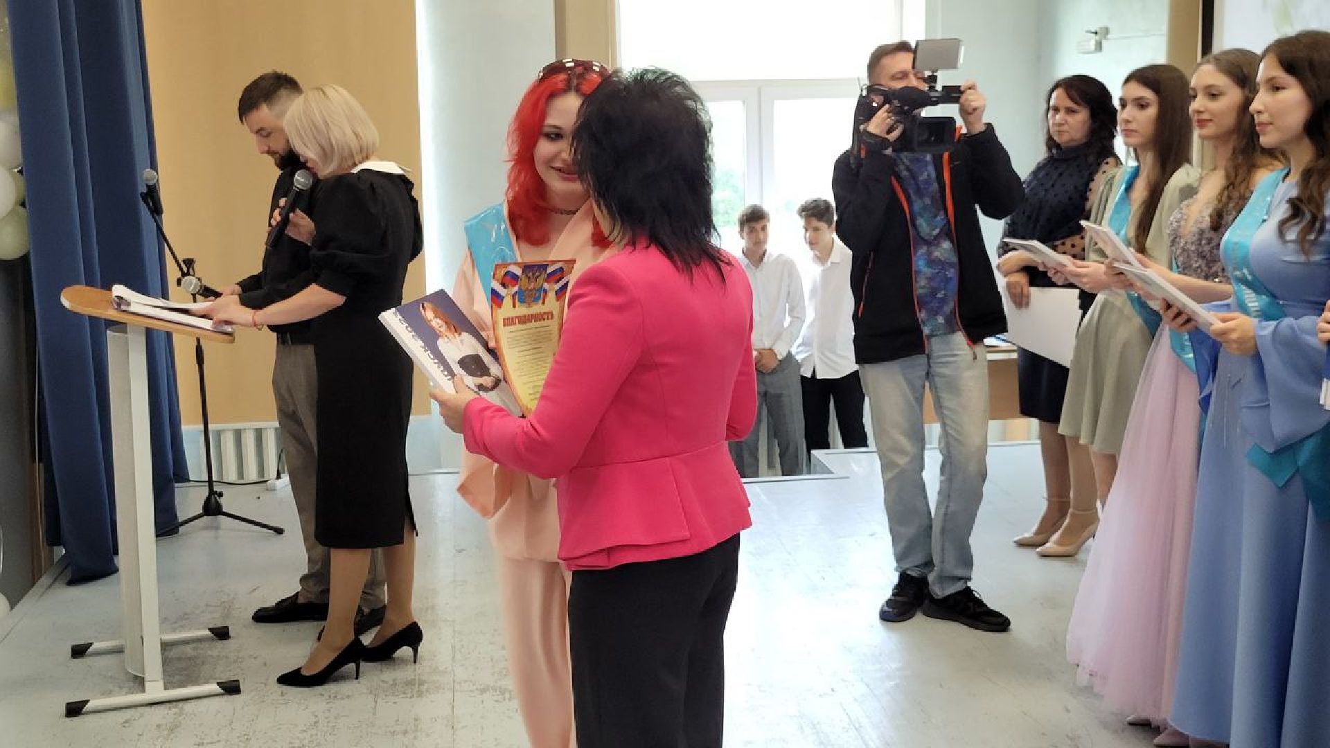 выпускники; студенты; экзамены; будущее; ленинский округ