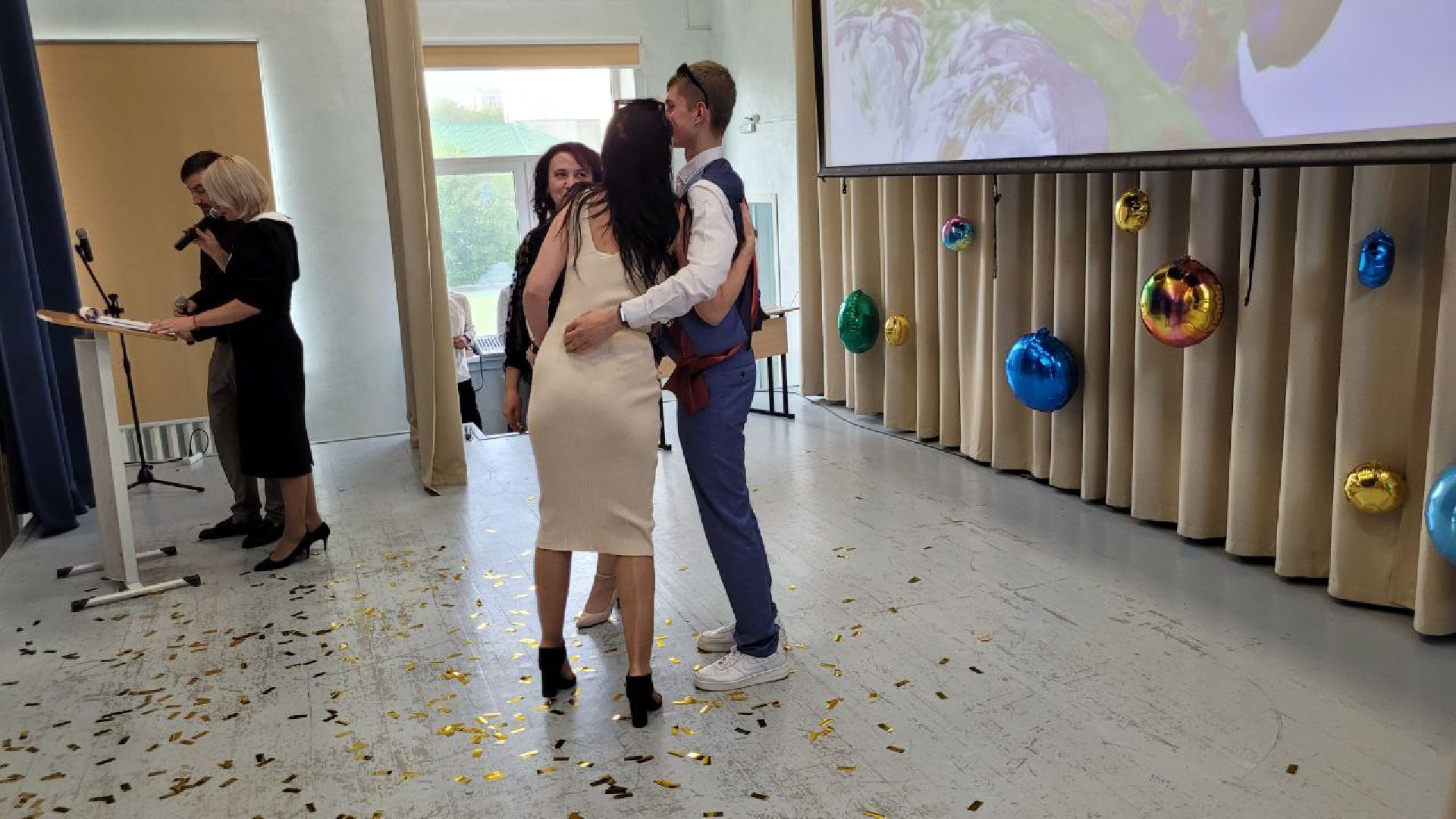 выпускники; студенты; экзамены; будущее; ленинский округ