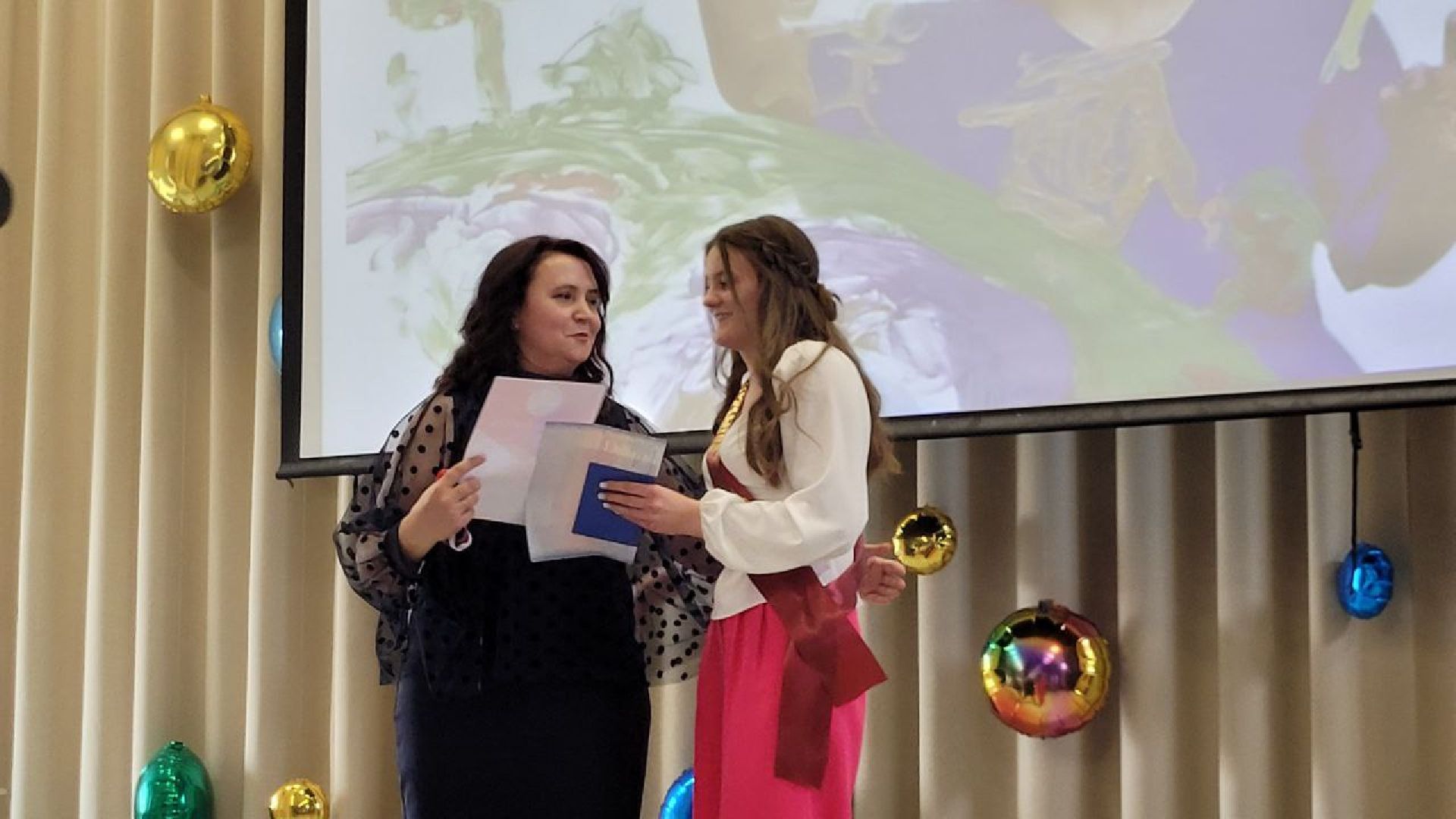 выпускники; студенты; экзамены; будущее; ленинский округ