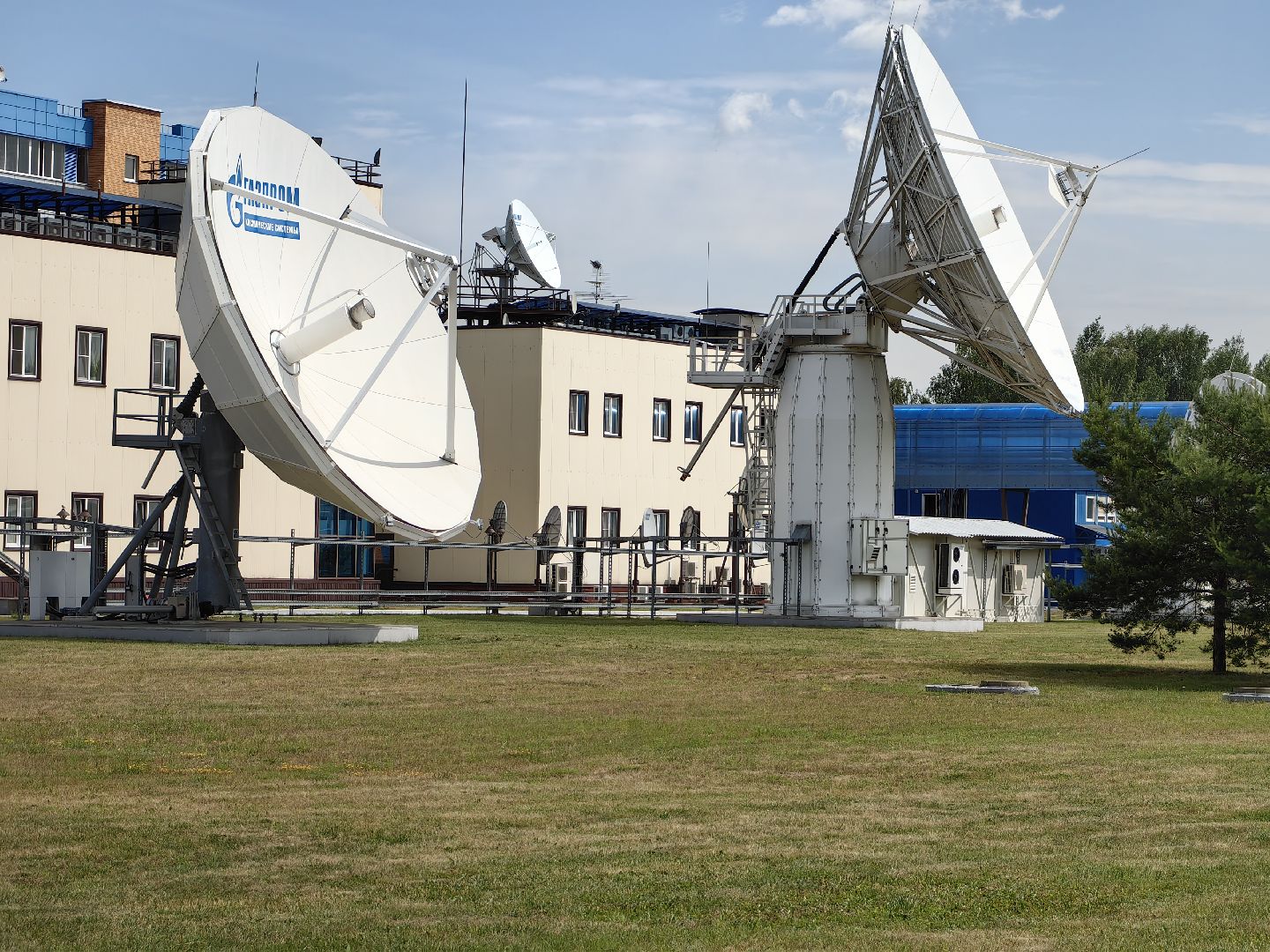 Связь, спутник, морской путь, экипаж, интернет