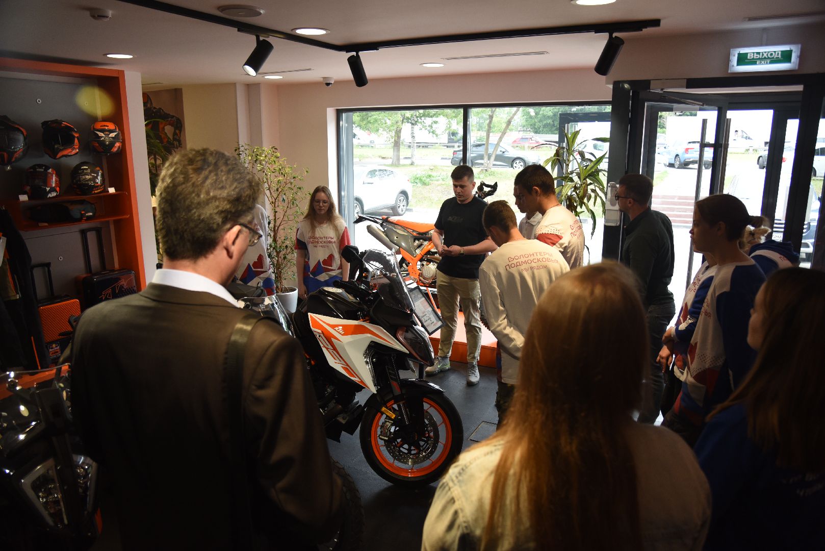 Химки, волонтеры, мотоцикл, экскурсия