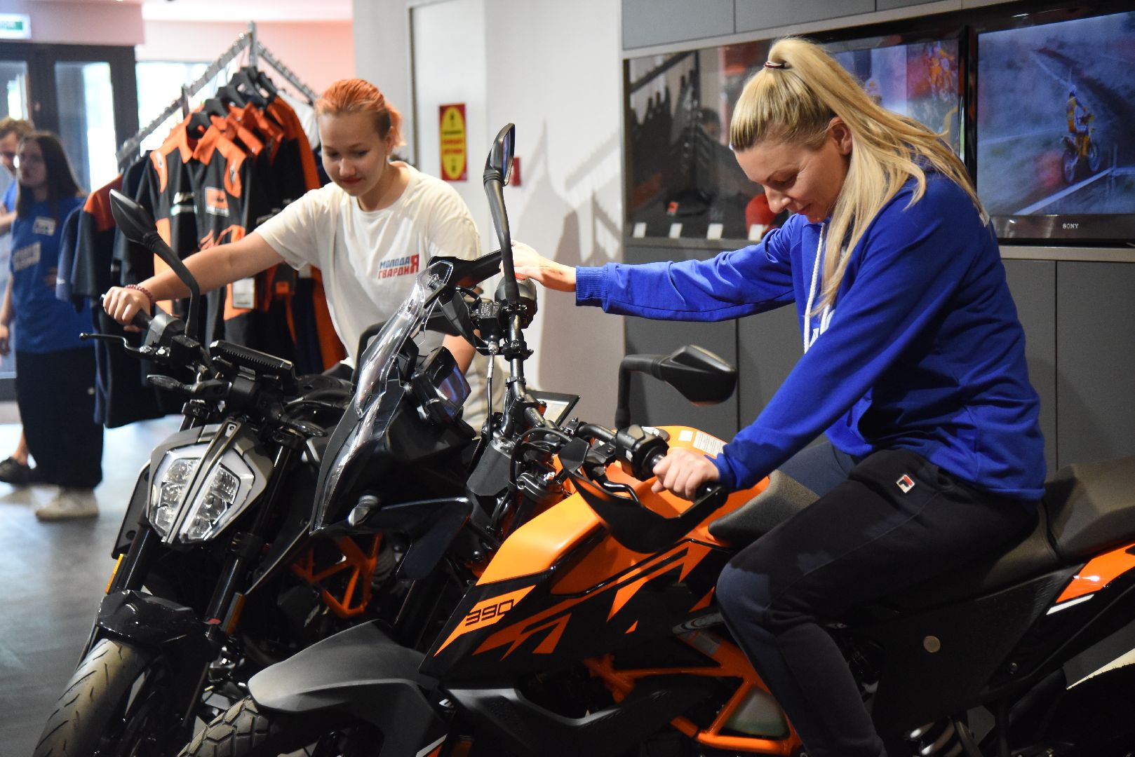 Химки, волонтеры, мотоцикл, экскурсия