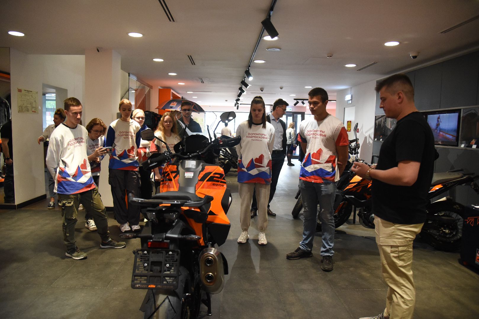 Химки, волонтеры, мотоцикл, экскурсия