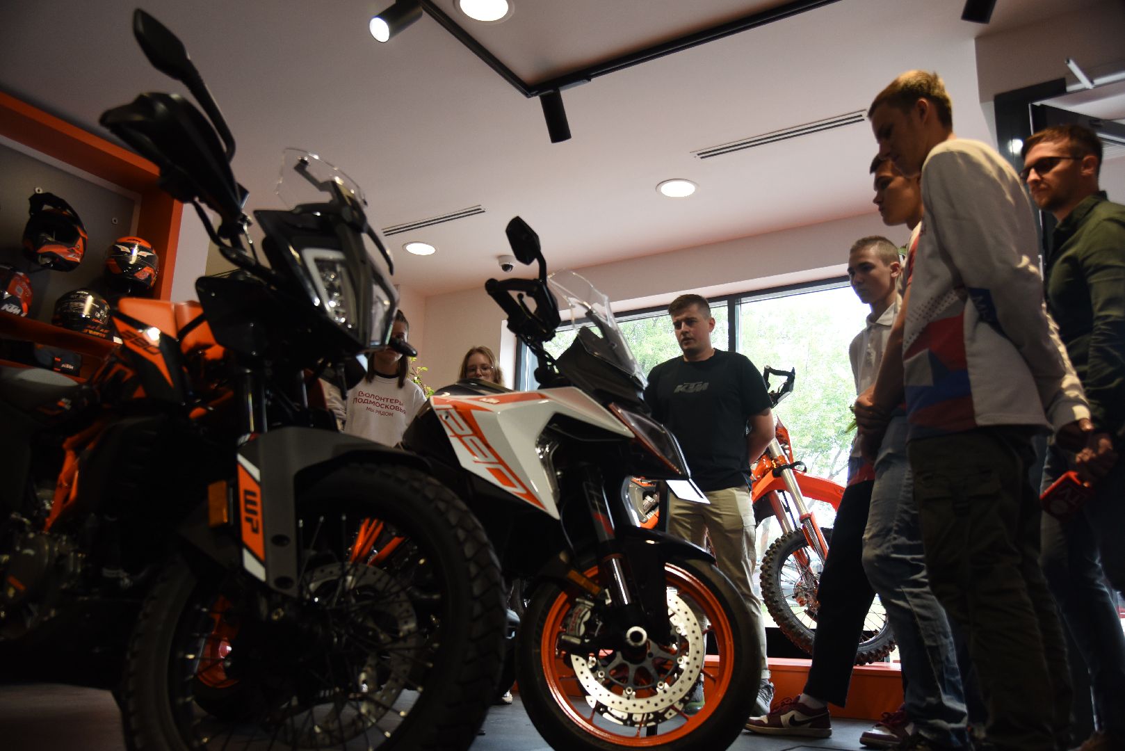 Химки, волонтеры, мотоцикл, экскурсия