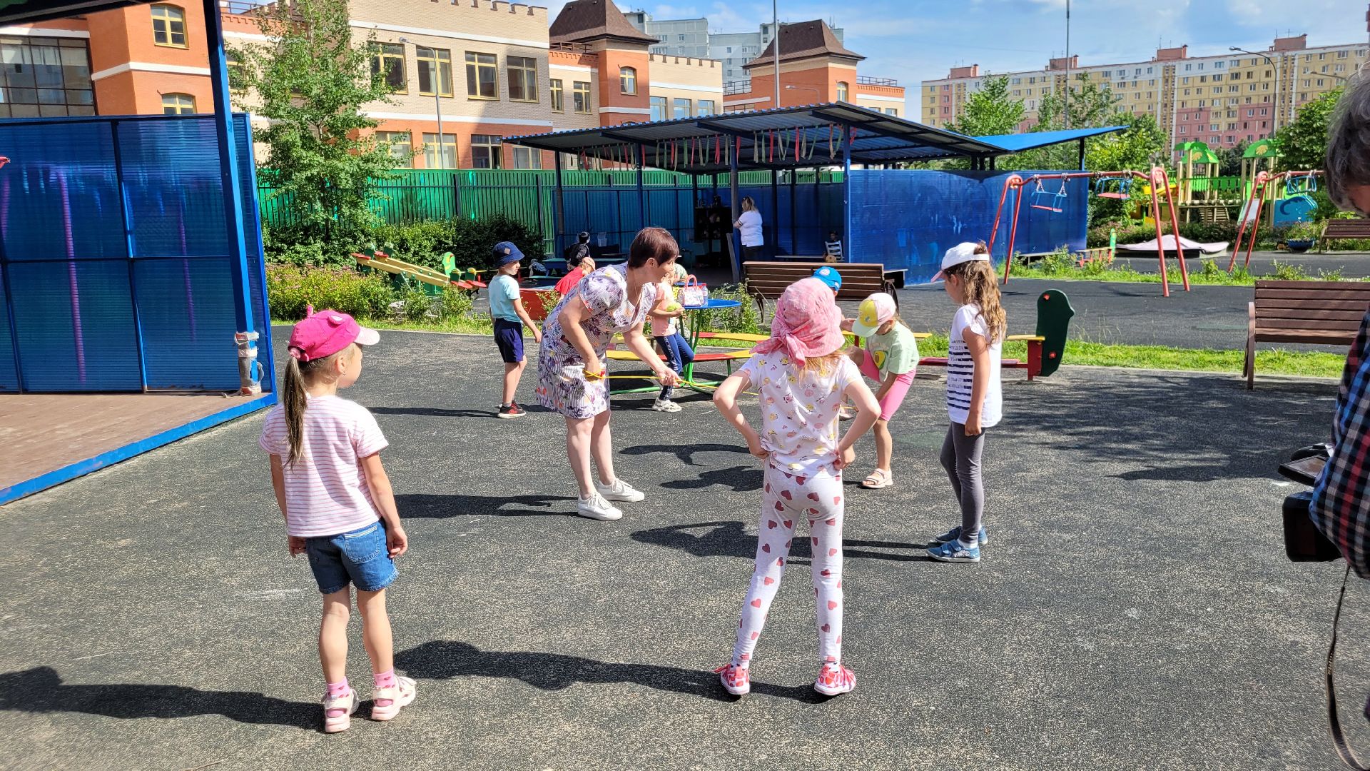 сертификат; видное; воспитатель; социальная поддержка