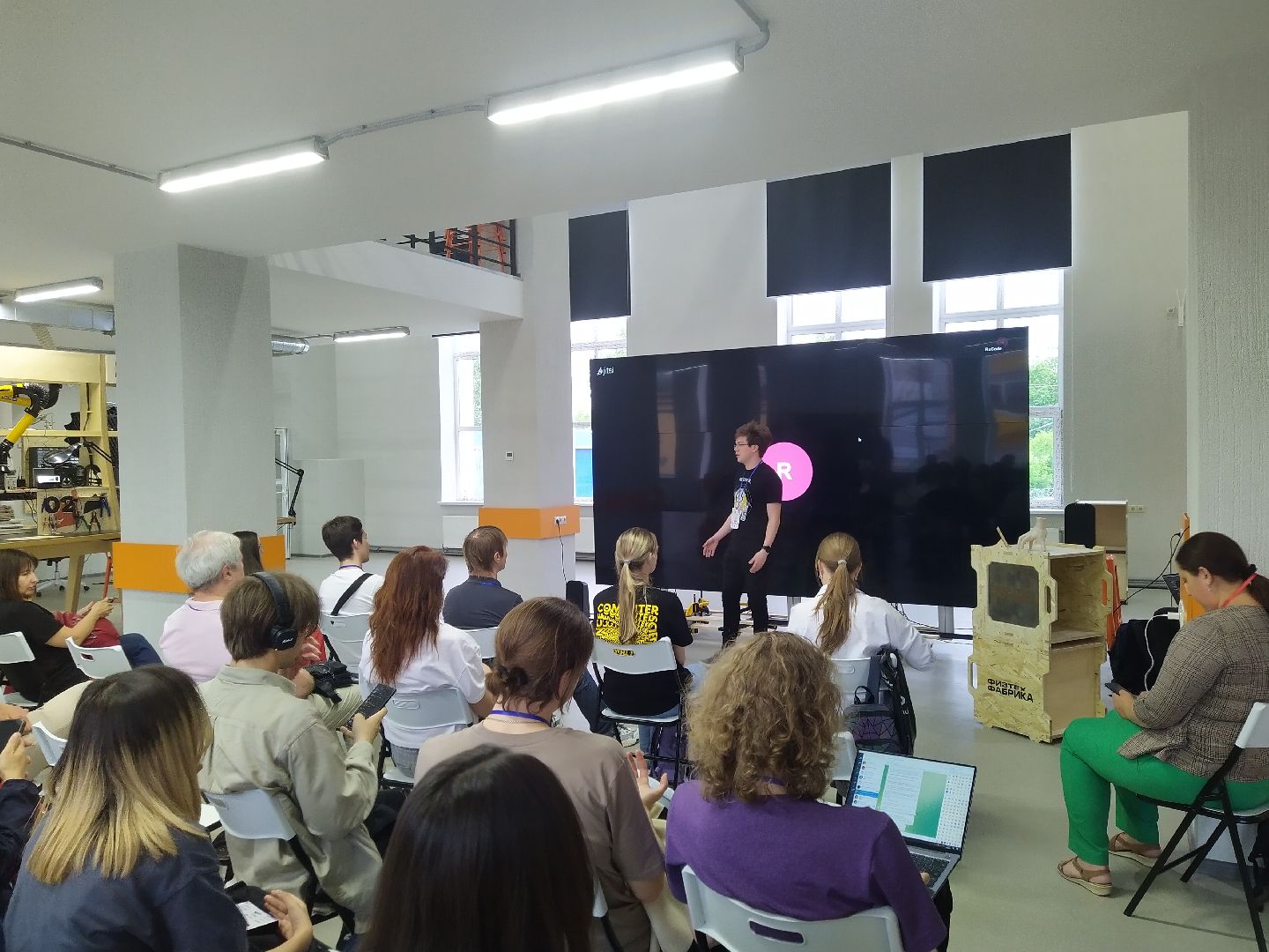 Долгопрудный, искусственный интеллект, нейросети, ChatGPT, GigaChat, Сбер