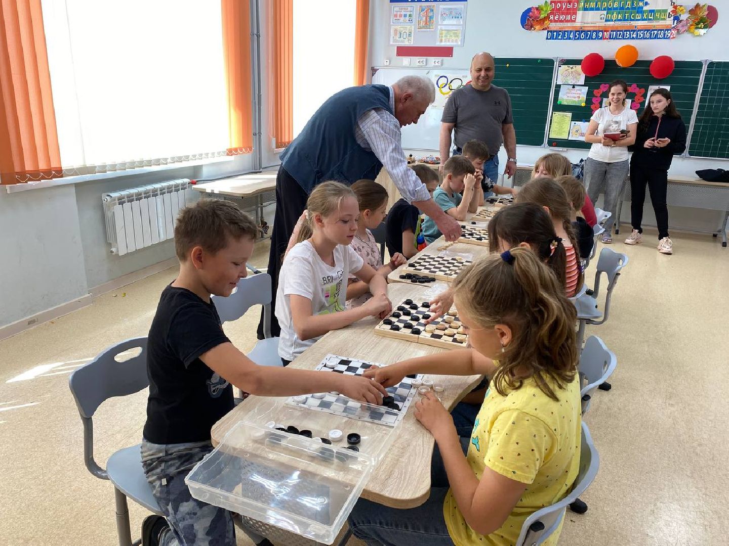 Чехов, ветераны, школа, шашки, турнир, пришкольный лагерь