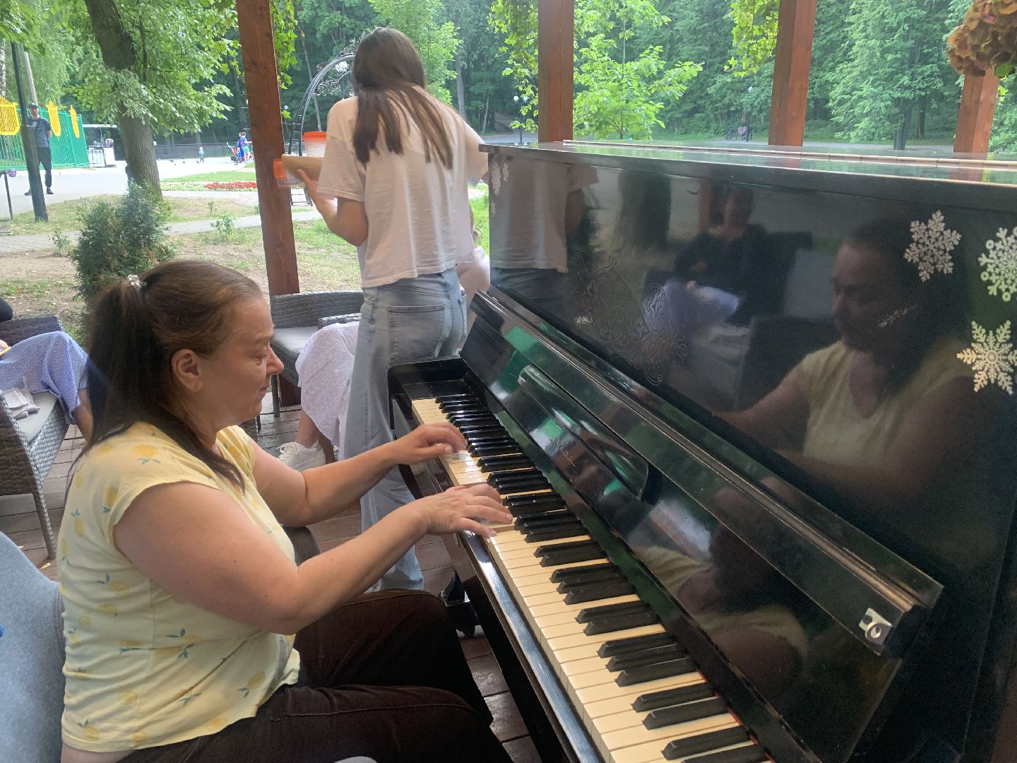 Музыка, пианино, дело жизни, Городской парк, лето в подмосковье,