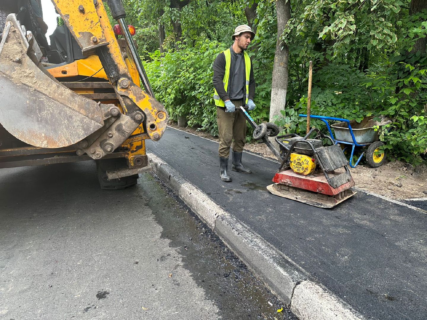 Новая дорога, ремонт дороги, уложили асфальт, сеть тротуаров, Наро-Фоминск