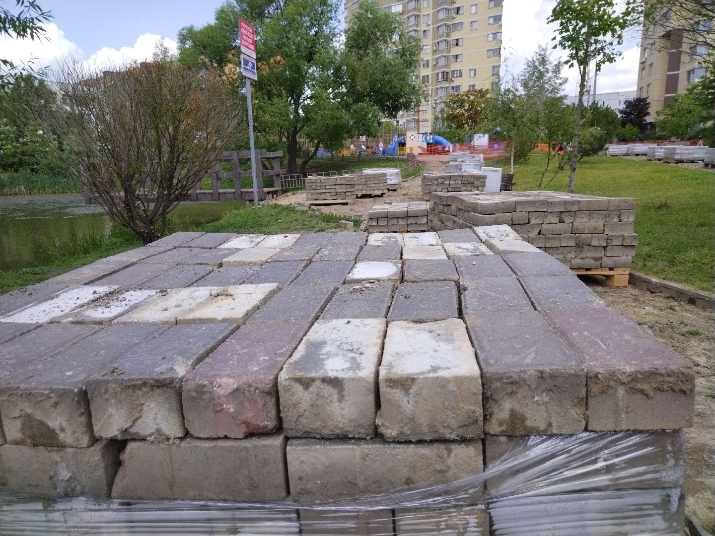 Благоустройство скверов, Мытищи, сквер на Сукромке, сквер на Колпакова, Алексеевский пруд, Ядреевский пруд