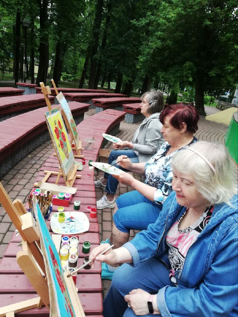 активное долголетие; центральный парк; пленэр; творчество; видное