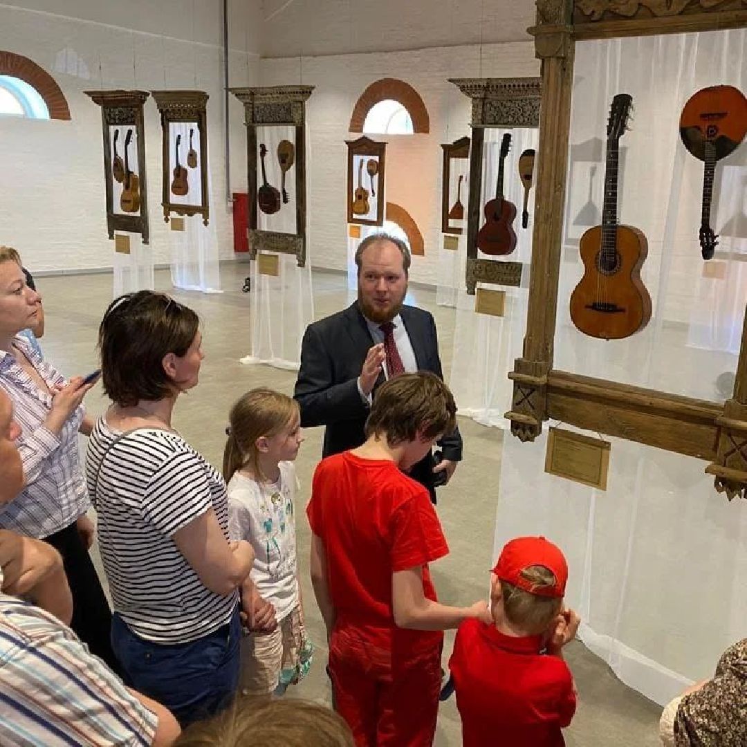Звенигород, бардовский поход, туризм, шиховская гитара