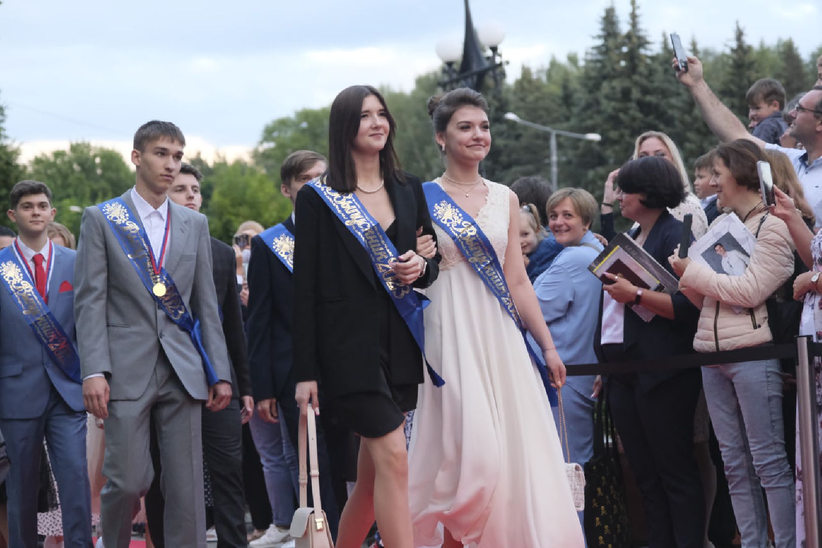 Пущино, образование, выпускной