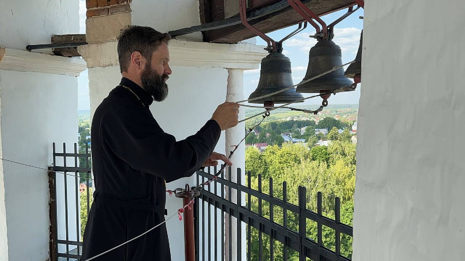 Можайск, Можайский городской округ, Подмосковье, религия, православие, храм, звонарь, колокольня, колокольный звон, вера, ангелы
