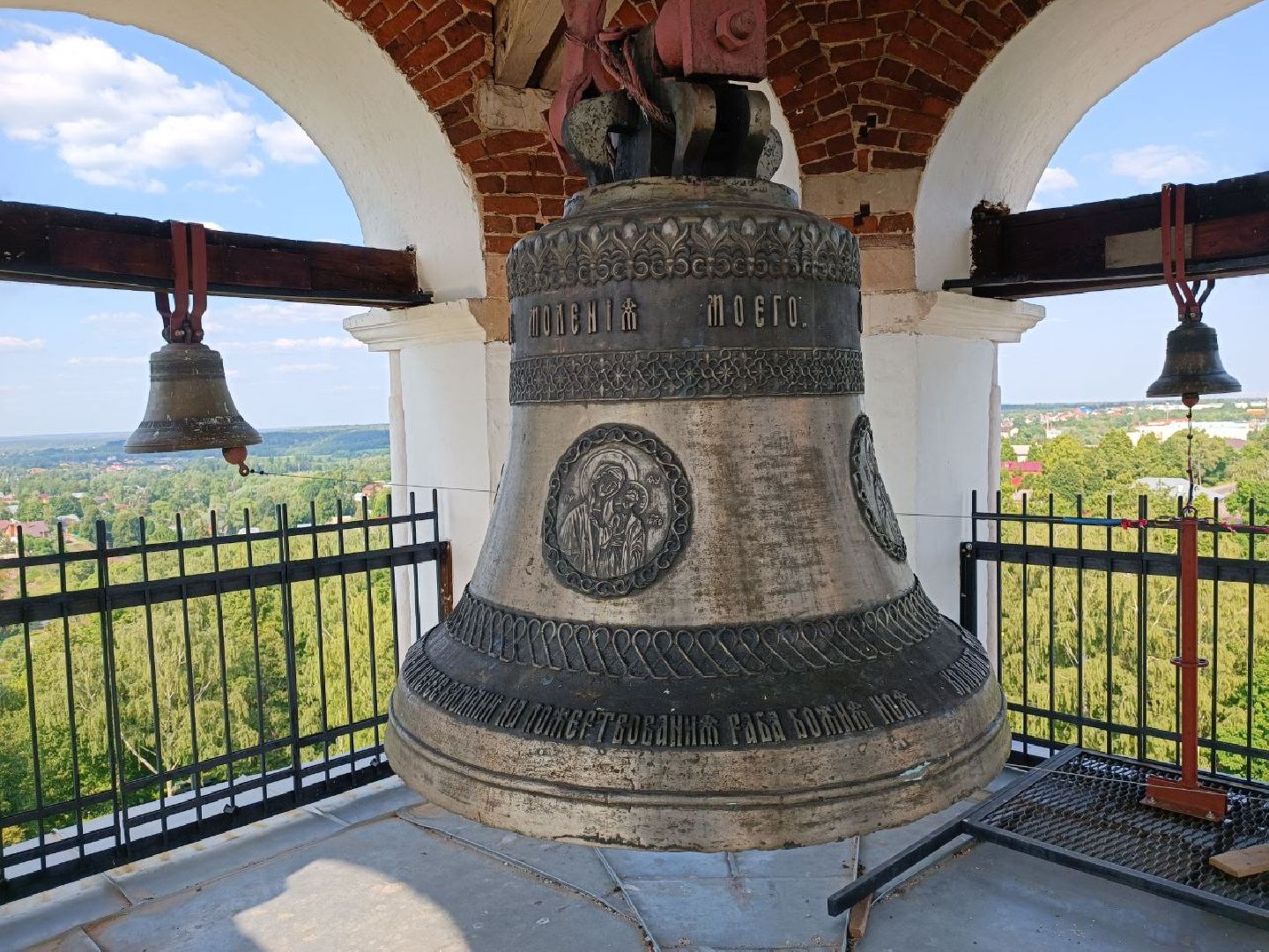 Можайск, Можайский городской округ, Подмосковье, религия, православие, храм, звонарь, колокольня, колокольный звон, вера, ангелы