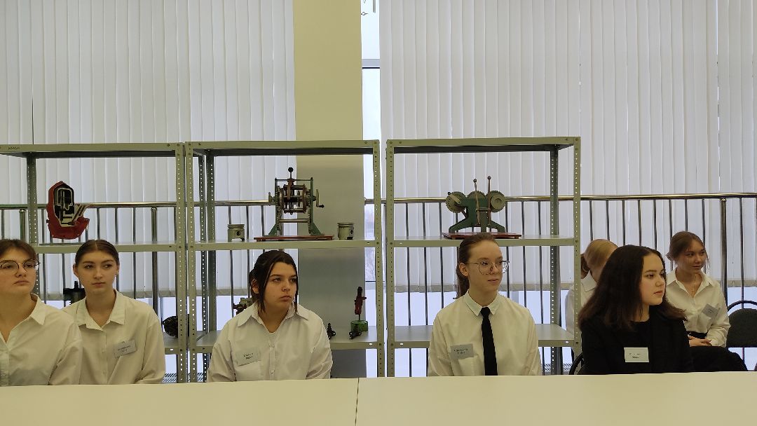 Лобня, города