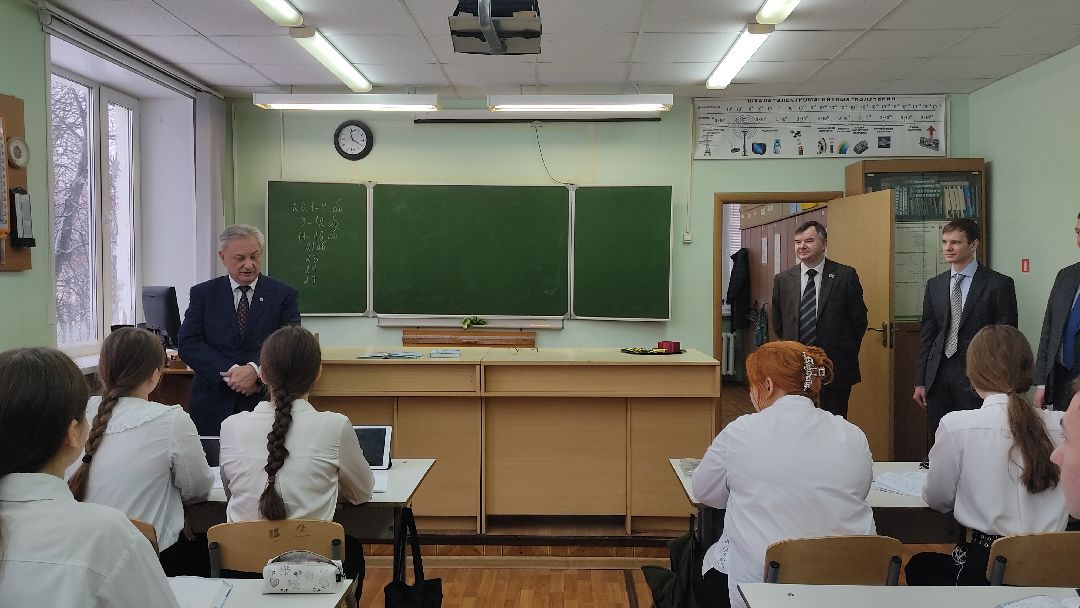 Лобня, города