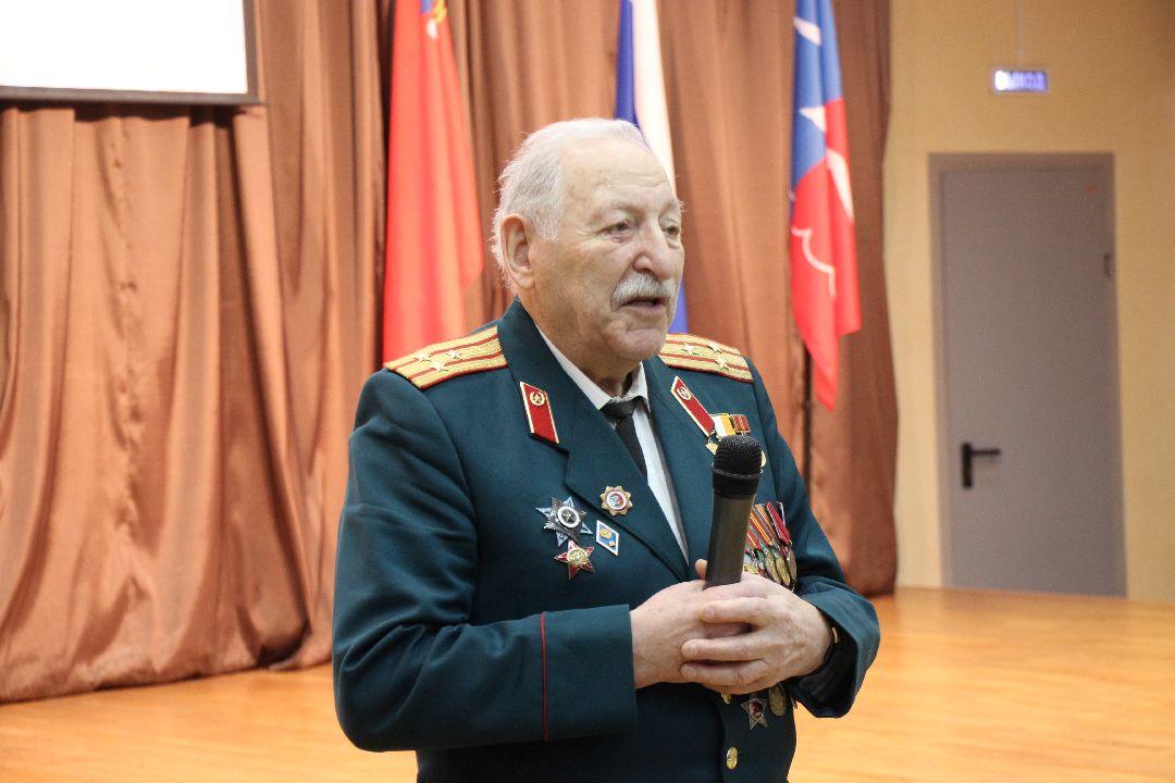 Лобня, города