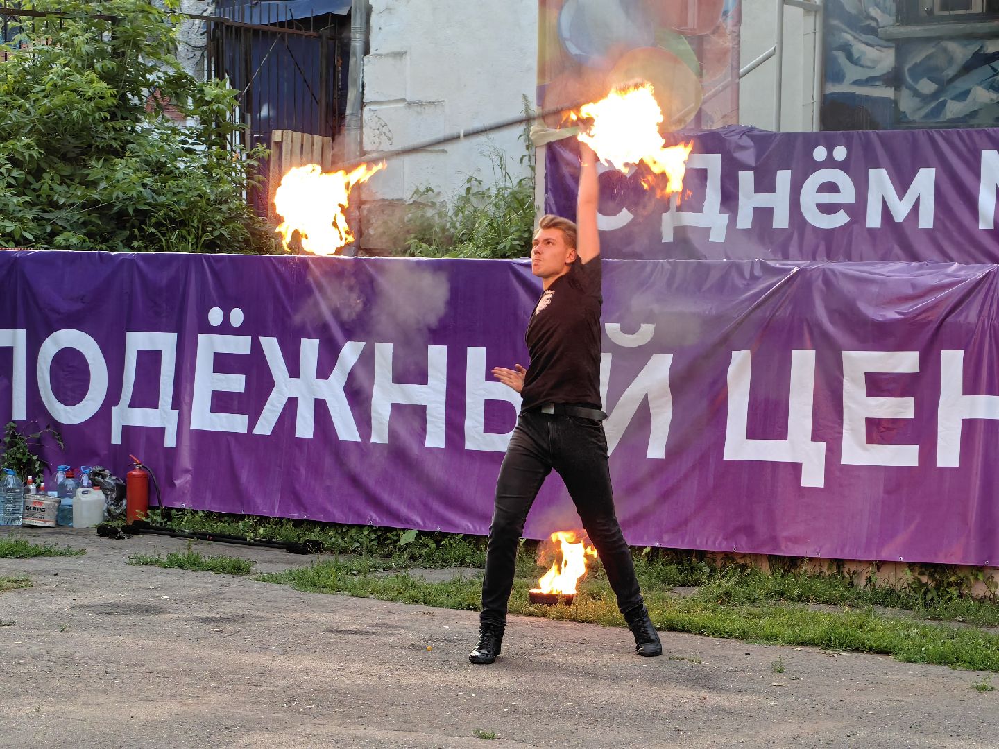 Шоу, артист, сцена, огнемёт, огонь