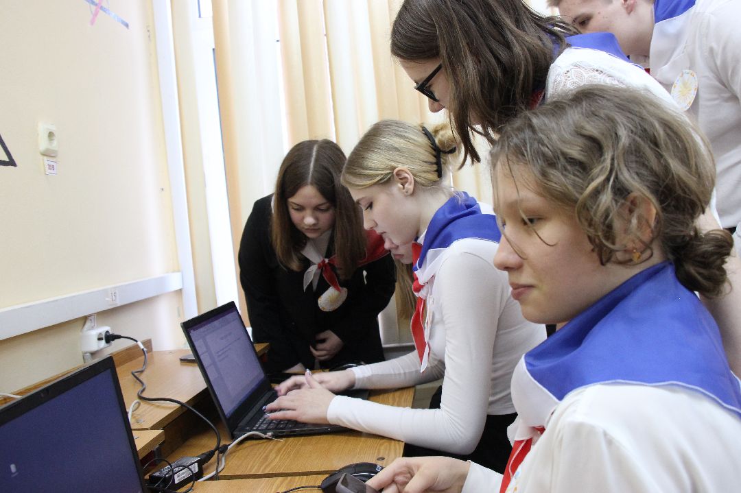 Лобня, города