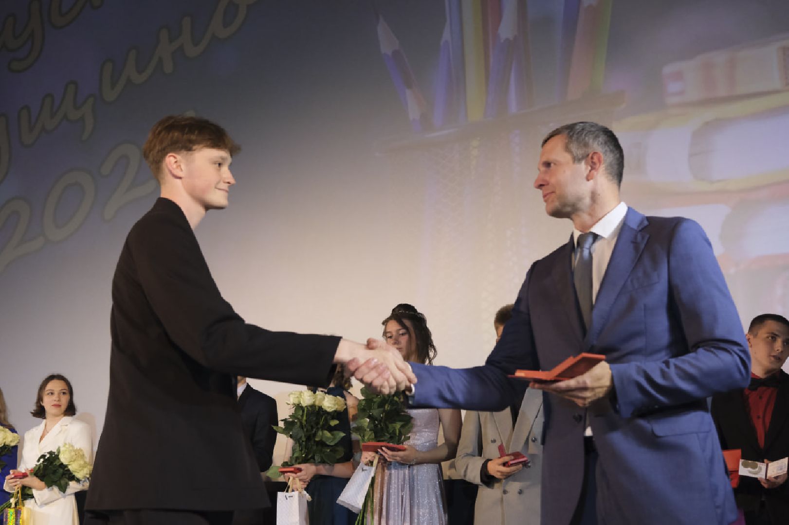 Пущино, выпускной, образование