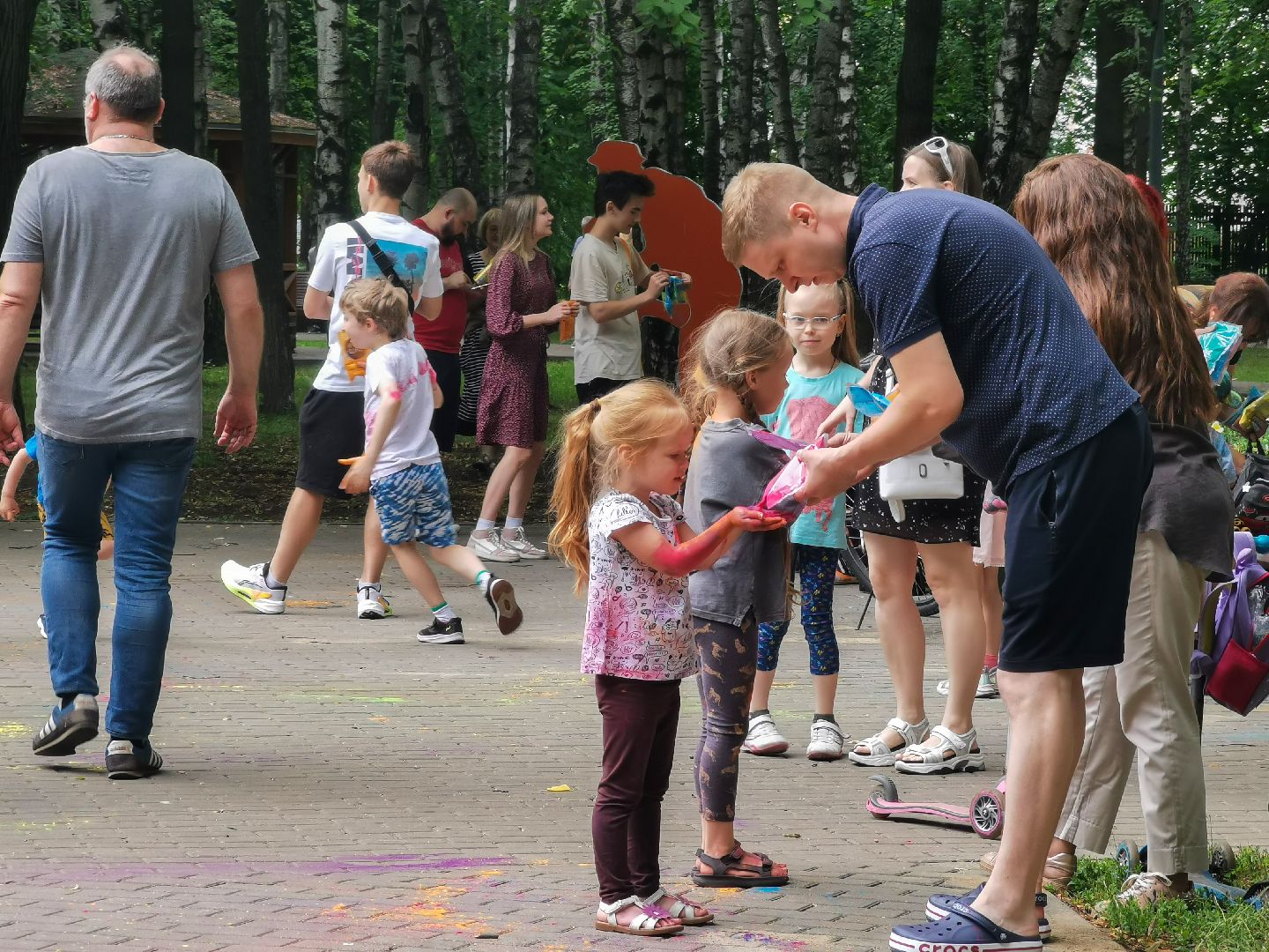 фестиваль красок, лето в подмосковье, парки подмосковья,