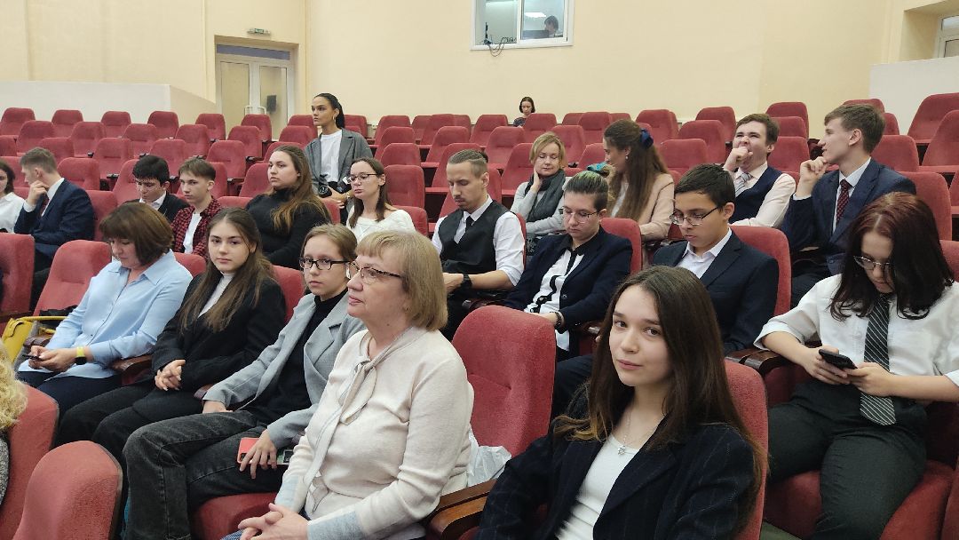 Лобня, города