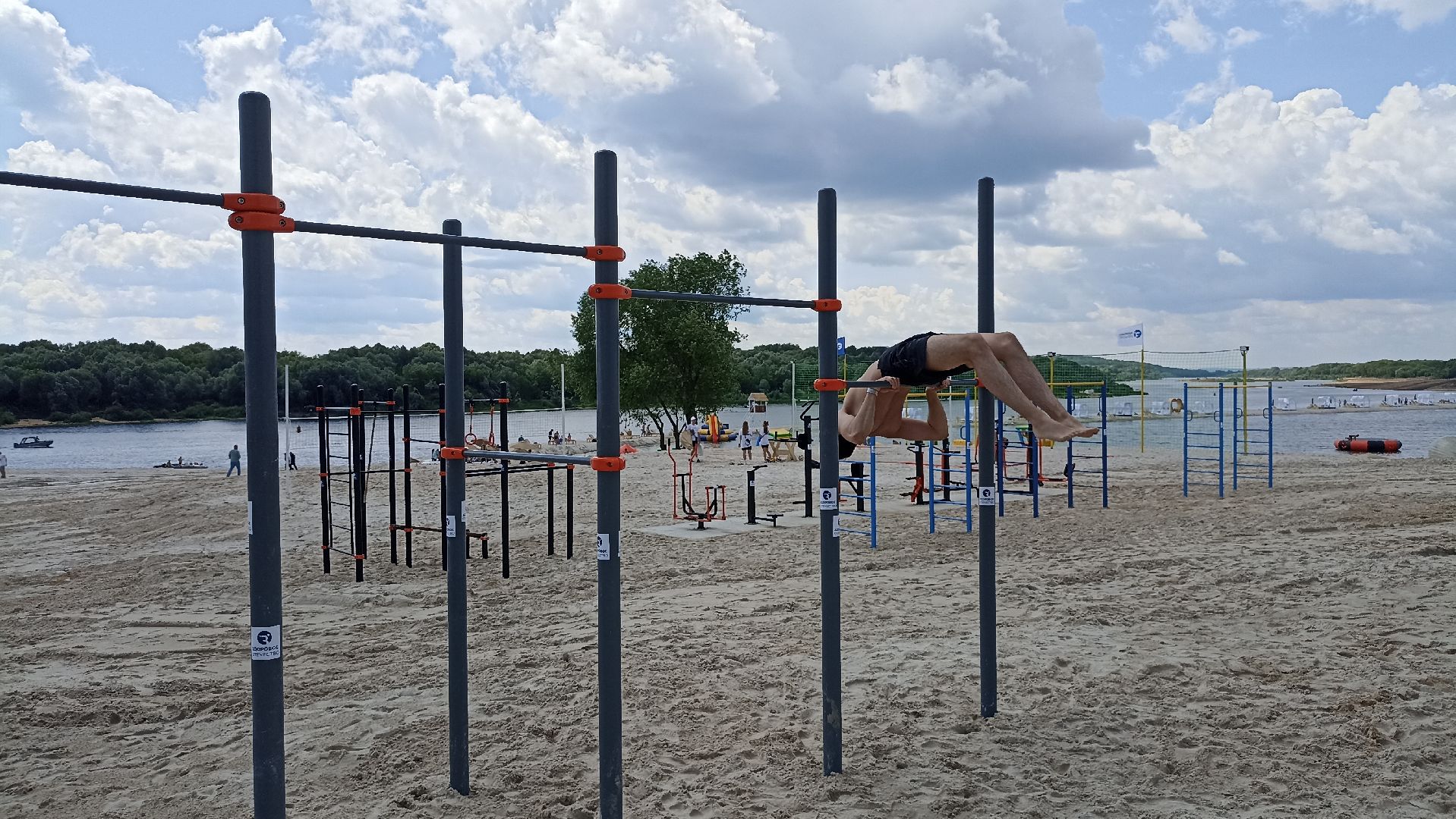Серпухов, Подмосковье, воркаут, спорт, пляж на Оке, гимнастика, тренажеры, турники