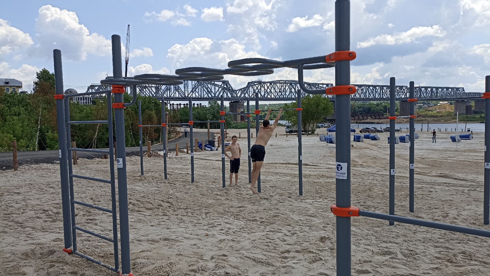 Серпухов, Подмосковье, воркаут, спорт, пляж на Оке, гимнастика, тренажеры, турники