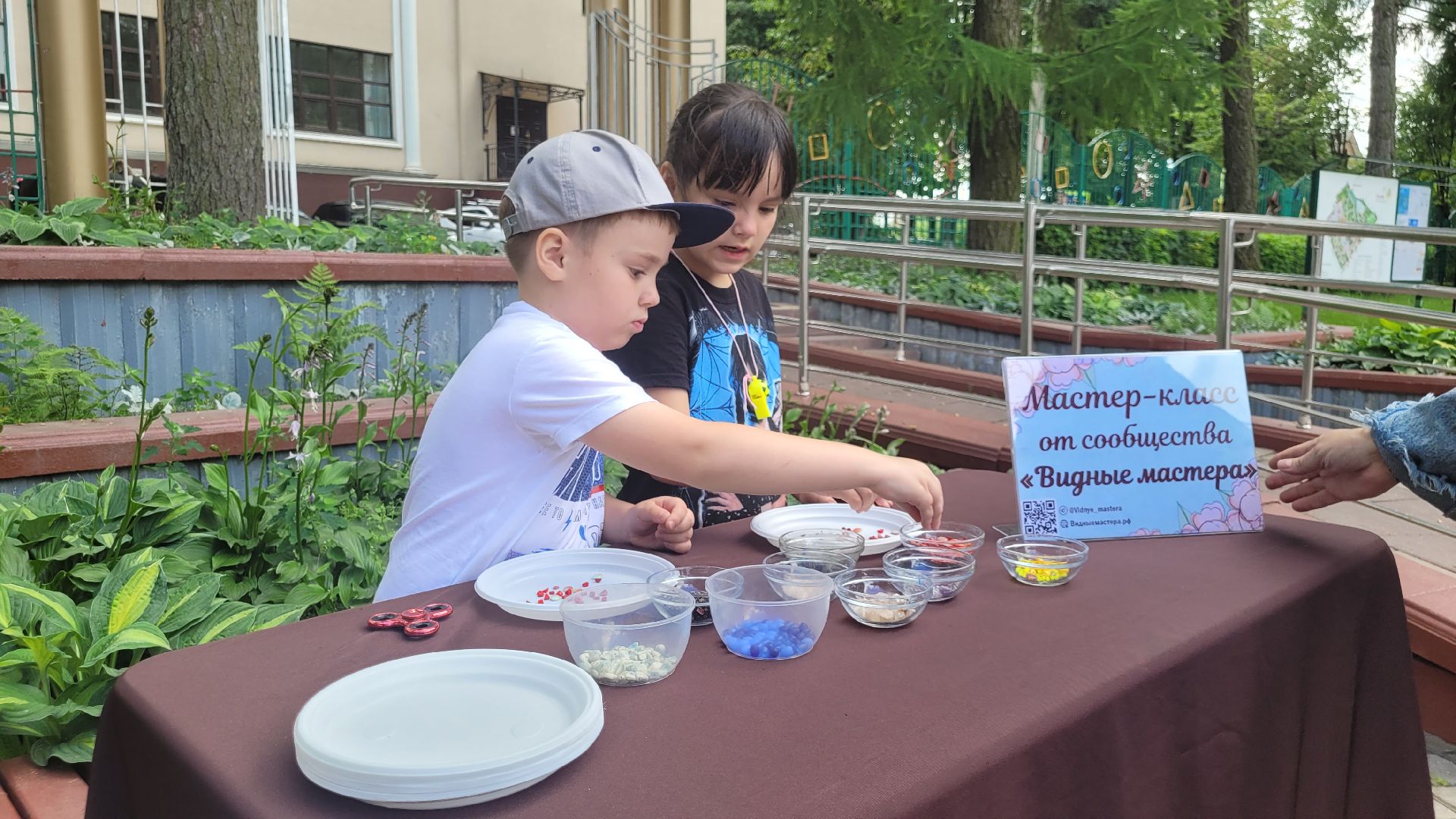 творчество; видные мастера; парки видного; досуг